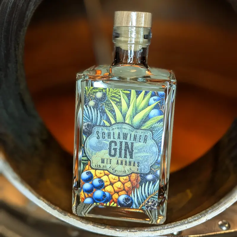 Schlawiner Gin mit Ananas